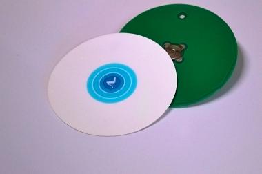 Кнопка на печатной плате с шрифтом Брайля Кнопка на печатной плате с шрифтом Брайля